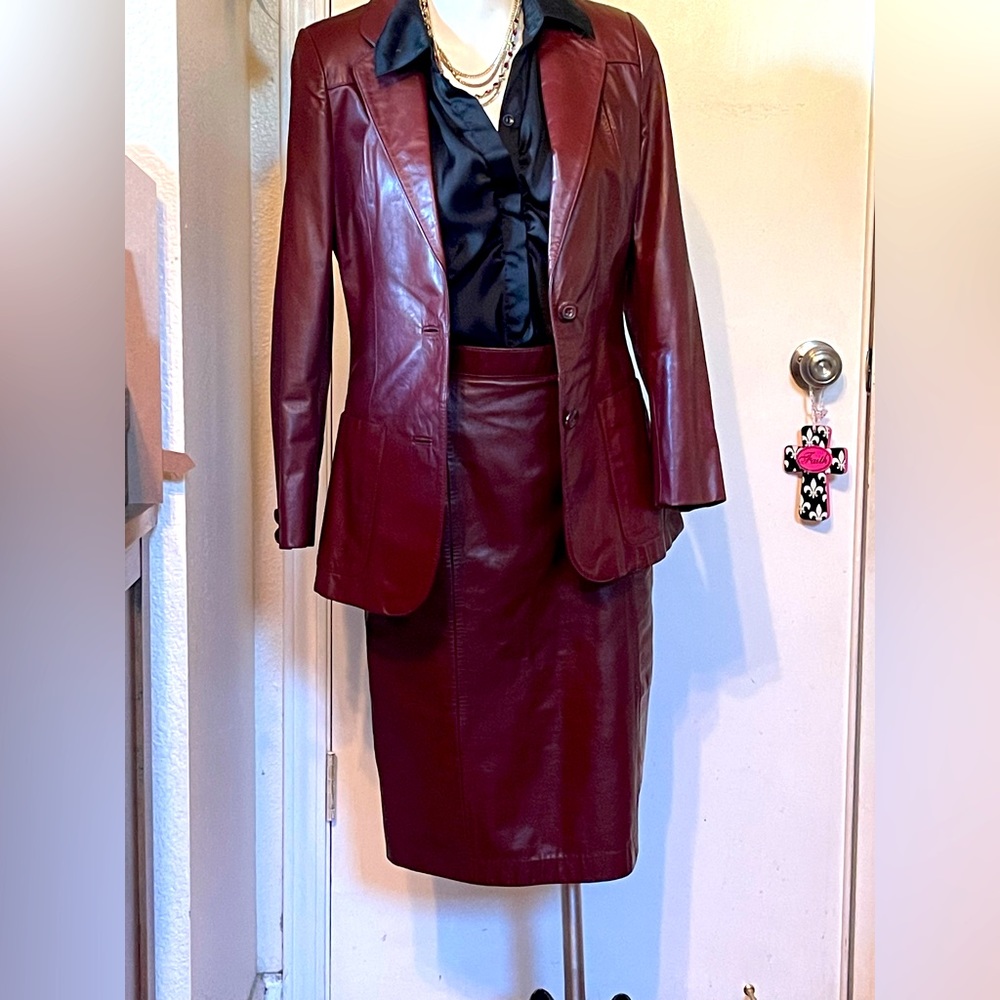 Vintage-Wilson’s Leather skirt and jacket set